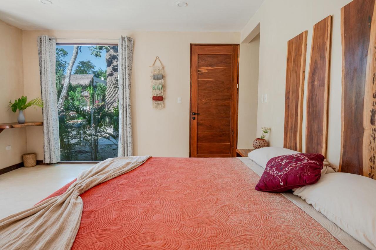 Villa King con acceso a terraza y vista al jardín